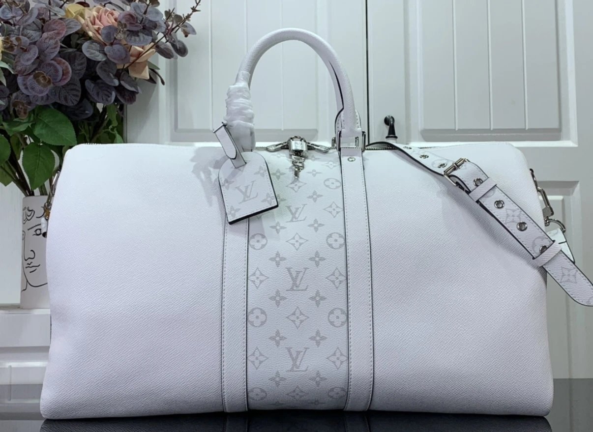 L.V keepall duggle