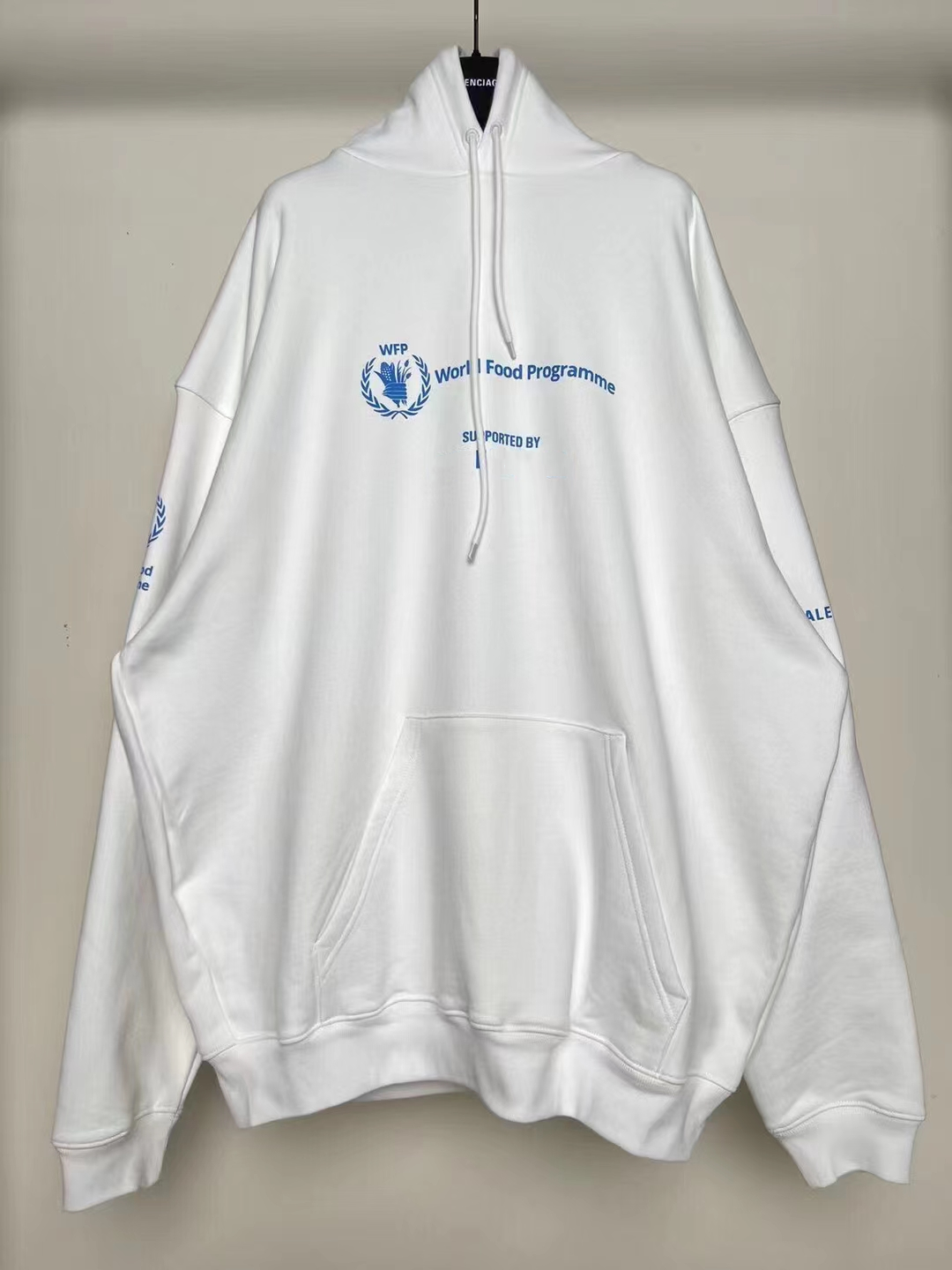 Ietements World Food Programme White Unisex Charity Hoodie with Minor Imperfections in the Drawstring