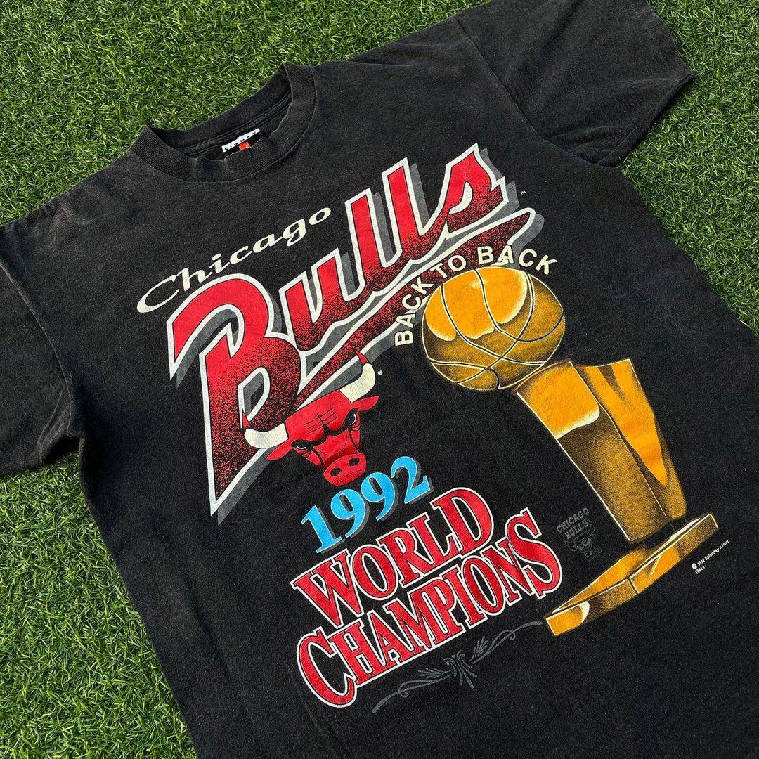 90S Vintage Chicago 1992 Sweatshirt Championship Trophy Large Size Short-Sleeved T-Shirt