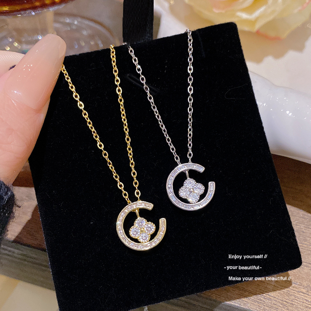 Exquisite Titanium Steel Gold-Plated Geometric Necklace, Light Luxury Pendant, Non-Fading Clavicle Chain Jewelry, Niche Design Accessories
