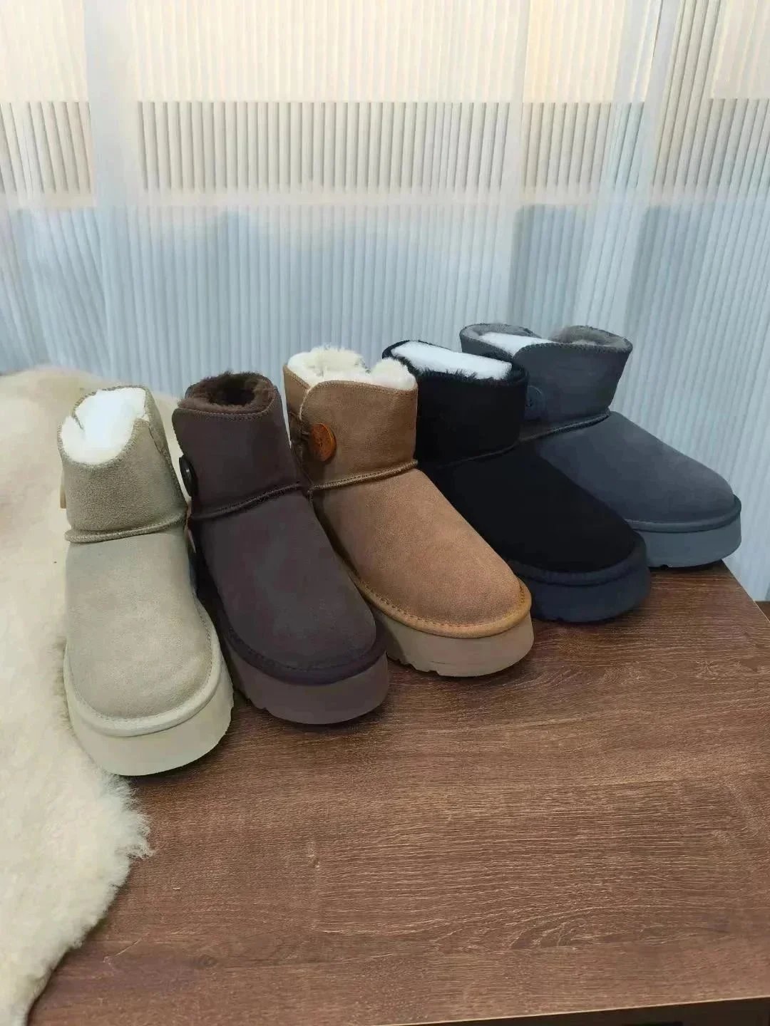 UG-棉鞋 WhatsApp: +853 6686 4886