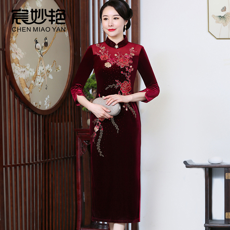 Autumn women's clothing 2022 trend show etiquette cheongsam dress long mother wedding dress wholesale