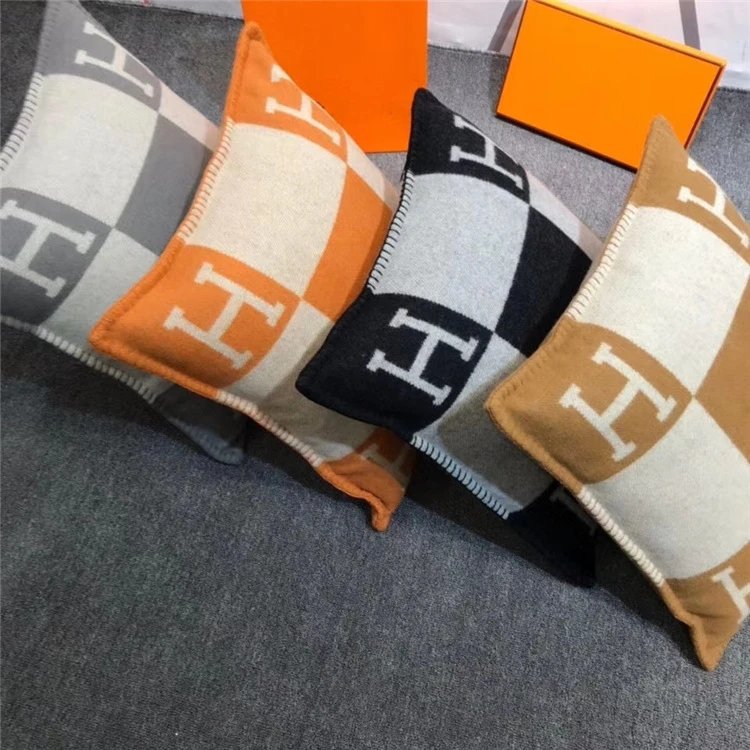 H字母抱枕北欧风样板房午休沙发靠垫汽车护腰靠背垫羊毛针织枕头