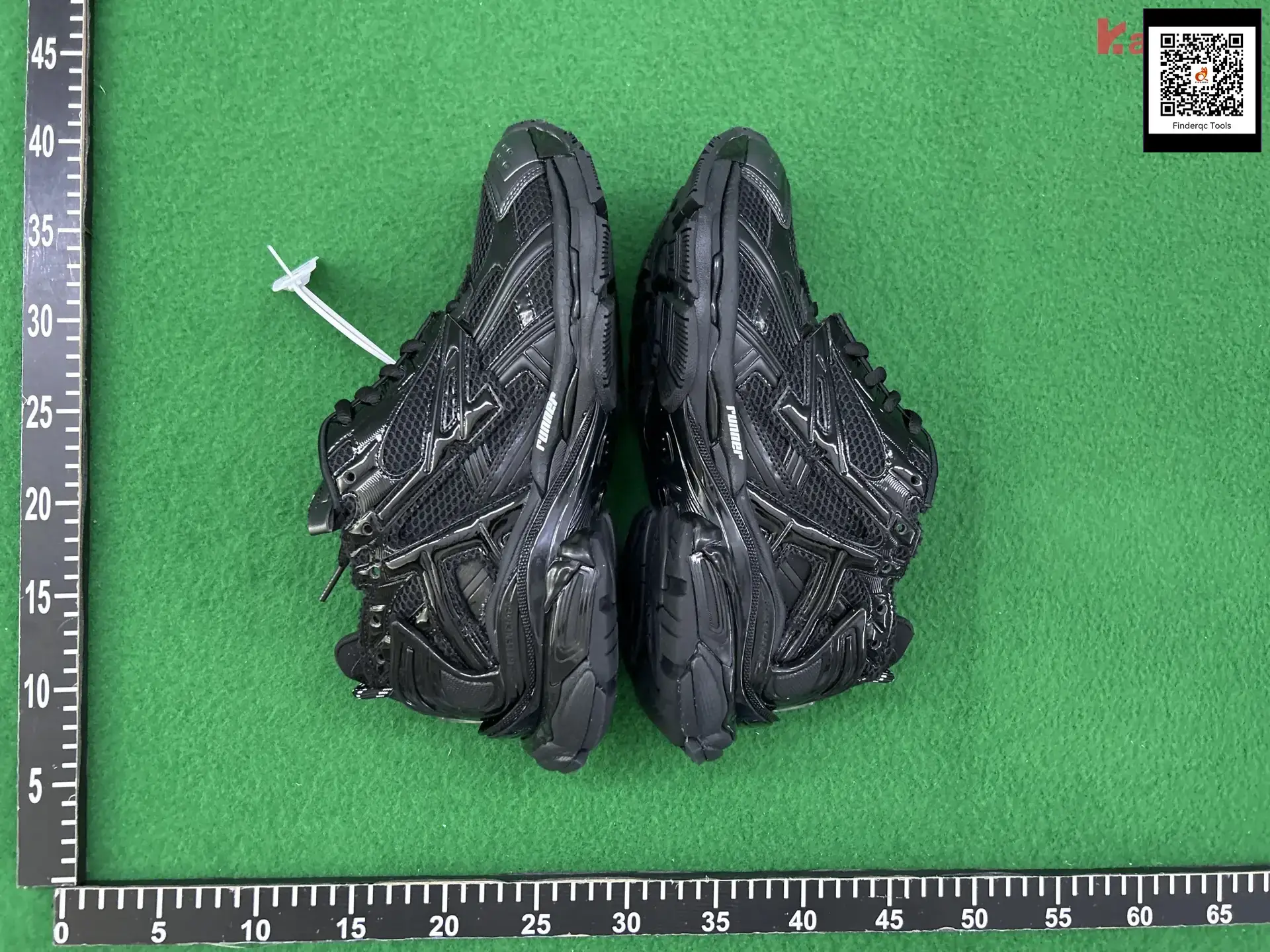 Balenciaga Runner sneakers black