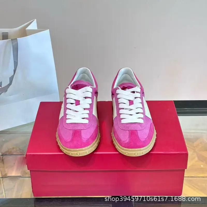 European 2024 Autumn New Couple's Cowhide Rivet Flat Retro German Training Shoes All-match Lace-up Casual Sneakers