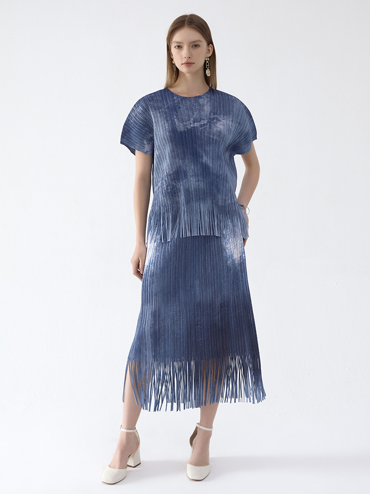 2026 Spring and Summer Gradient Denim Color Tassel Top and Skirt Suit for Women, Work Clothing, Daily Slimming Look, Slim Fit Two-Piece Suit for Women