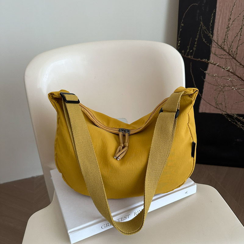 Japanese-Style Ins Casual Versatile Fabric Crossbody Bag for Women 2025 College Students Commuting Large Capacity Dumpling Bag