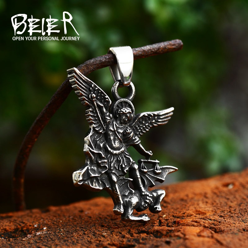beier European and American foreign trade stainless steel angel wing necklace jewelry wholesale new titanium steel vintage pendant jewelry