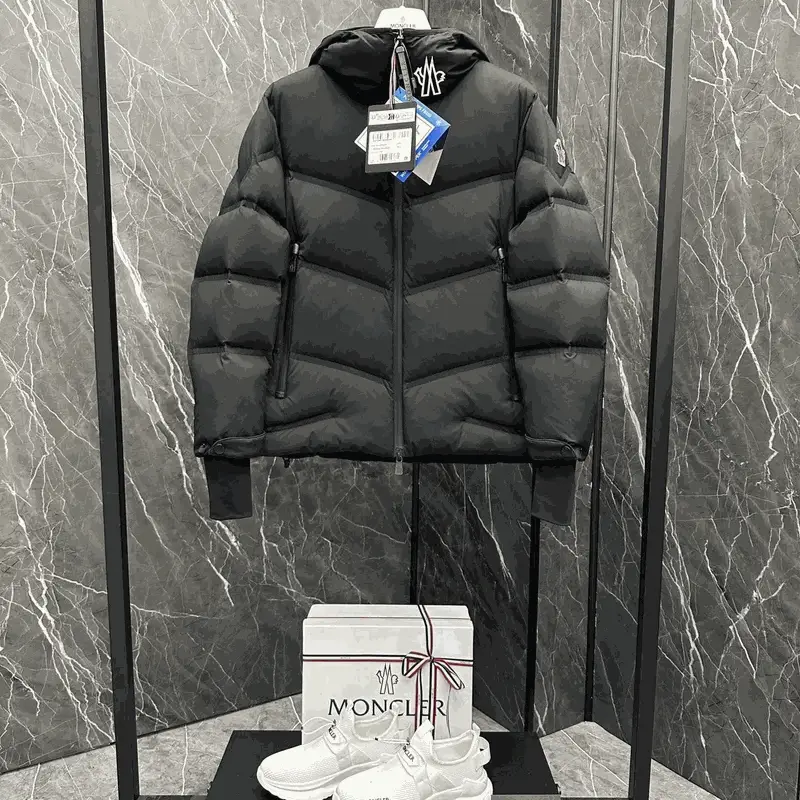 Factory High Quality Winter Hooded Jacket Mon