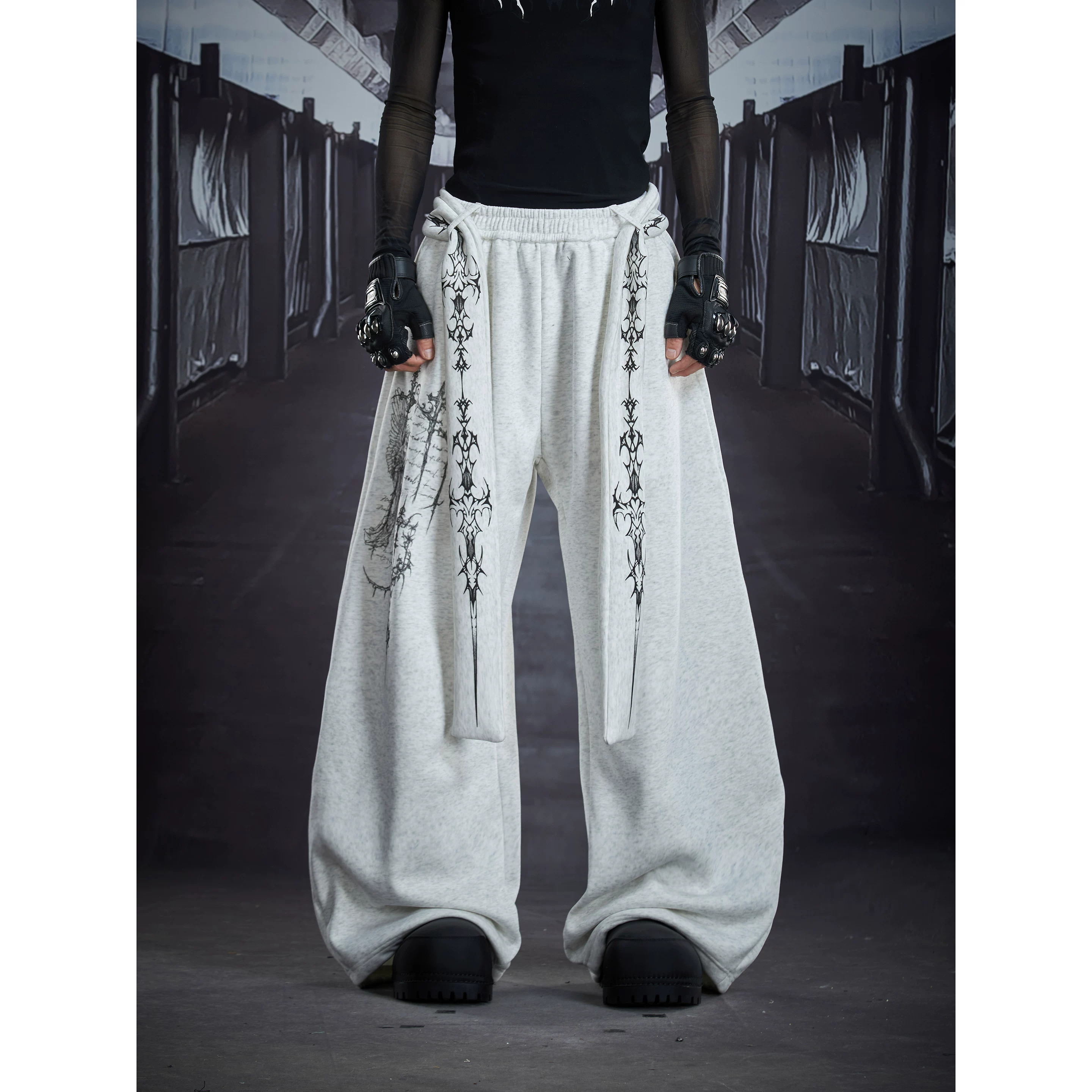 Unmanned Island [New Product] Totem Print Detachable Ribbon Multi Wear Method Loose Bending Knife Casual Pants Bathroom Pants
