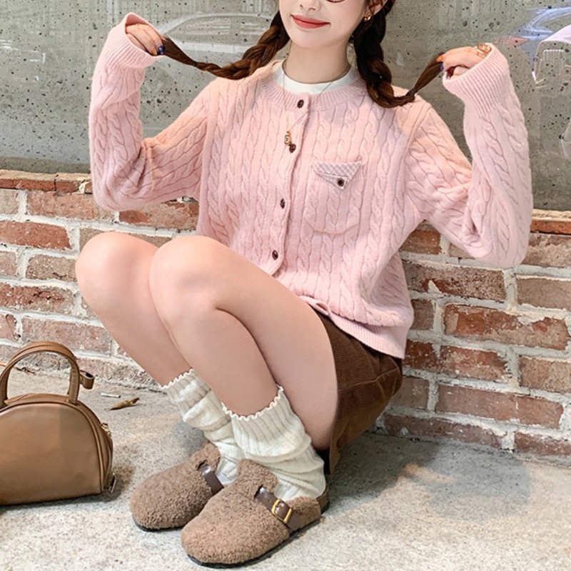 Sweet Style Twist-Knit Cardigan for Women, Early Spring Design, Niche Short Sweater Coat, Gentle Top for Petite Figures