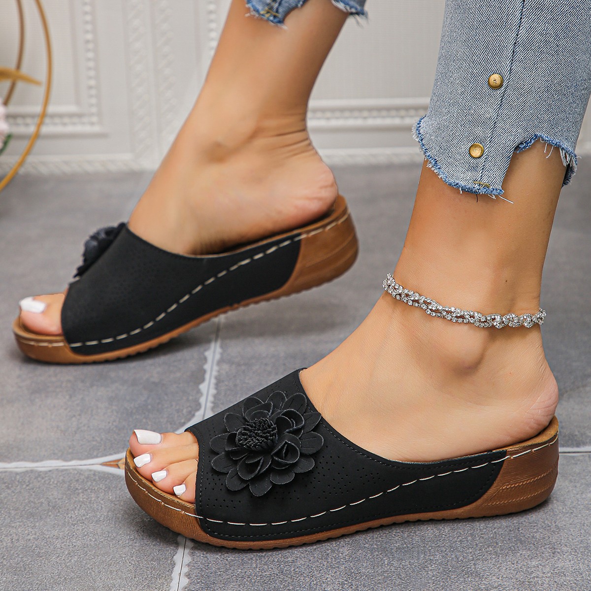 2025 Spring and Summer New Amazon Cross-Border Wedge Heel Open Toe Outer Slippers for Women European and American Sandals Export Large Size Women's Shoes