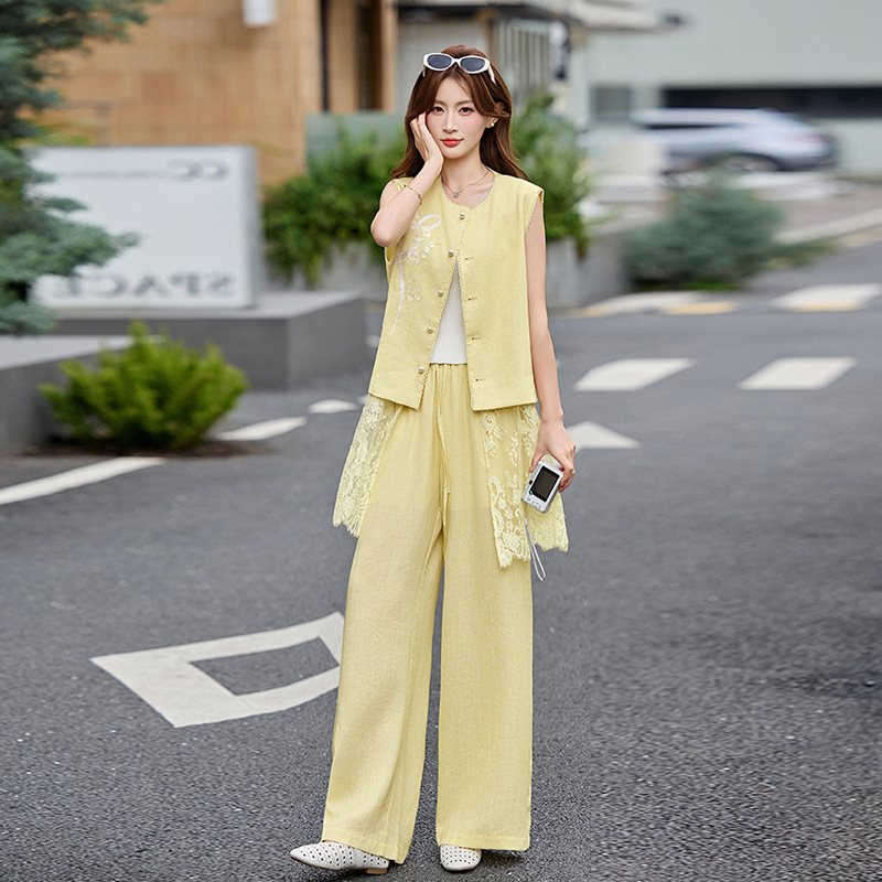 Old Money Style Sleeveless Lace Embroidered Vest and Wide-Leg Pants Two-Piece Set for Women, 2026 Summer New Relaxed Fashion Set