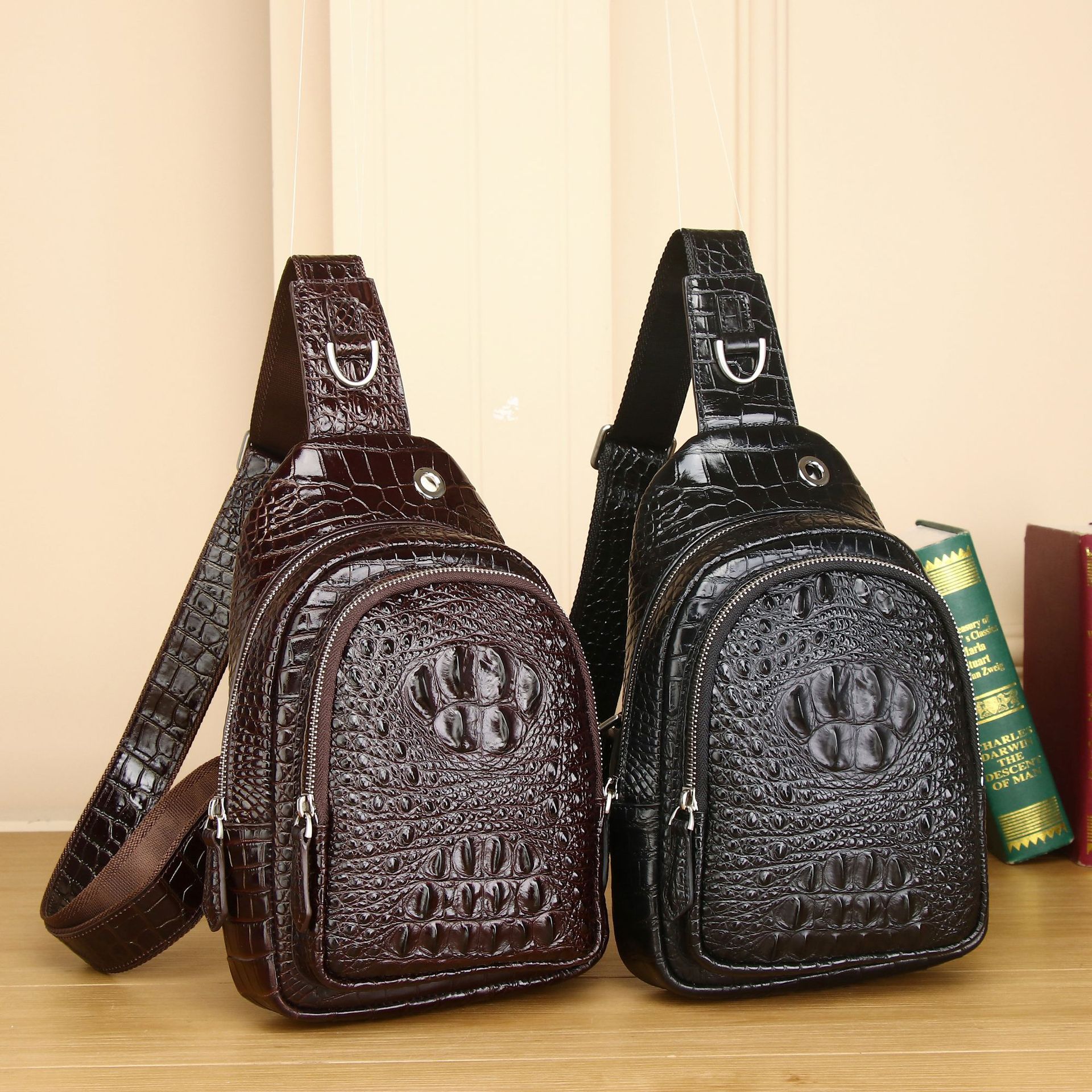 New Crocodile Pattern Chest Bag Men's High-end Chest Bag Single Shoulder Crossbody Bag Casual Outdoor Large Capacity Men's Bag Wholesale