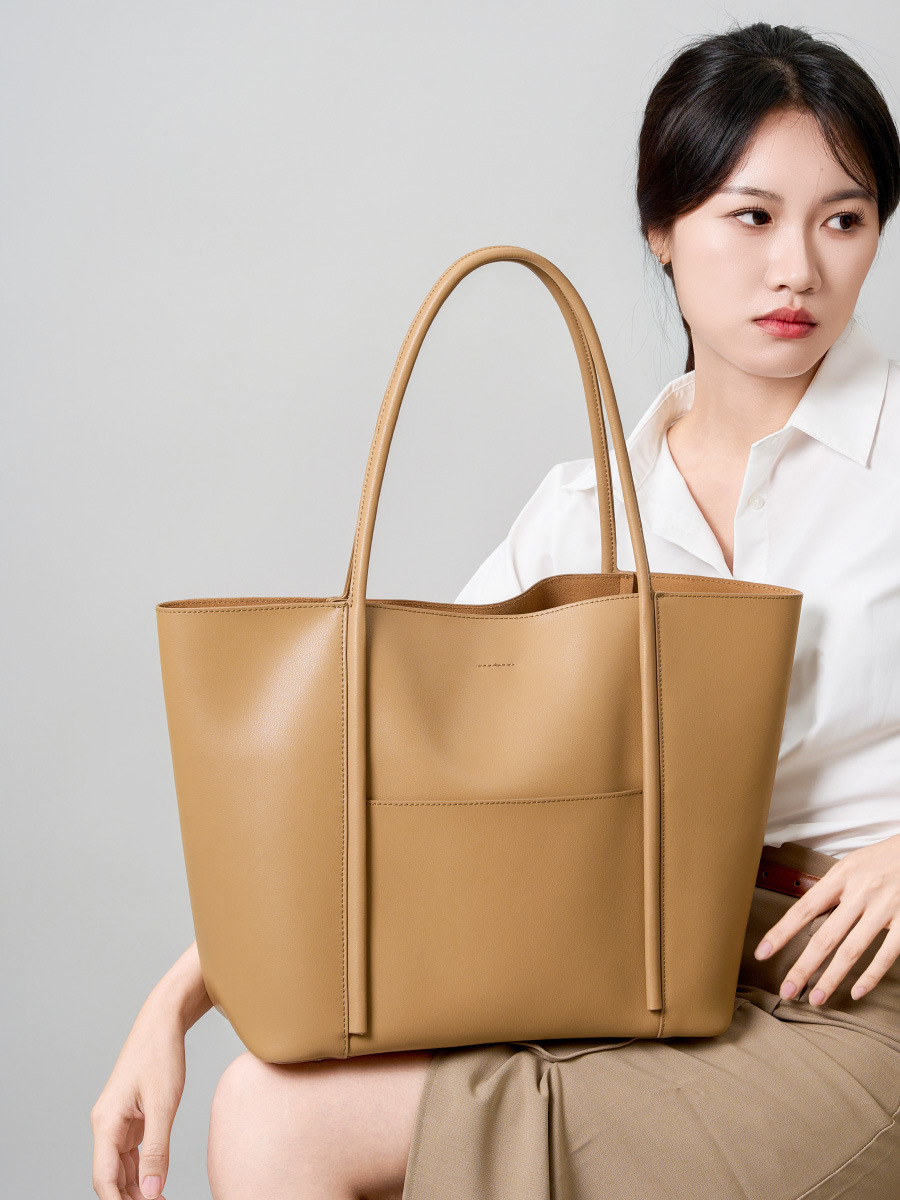 Large Bag Women's Genuine Leather Women's Bag Cowhide New Women's Shoulder Bag Armpit Large Capacity Commuter High-End Tote Bag for Women