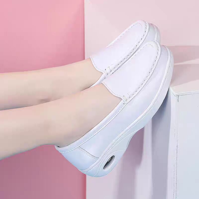 White Nurse Shoes for Women, Soft-Soled, Breathable, Non-Slip, Comfortable for Feet, New Style for Spring and Autumn, Comfortable White Sneakers