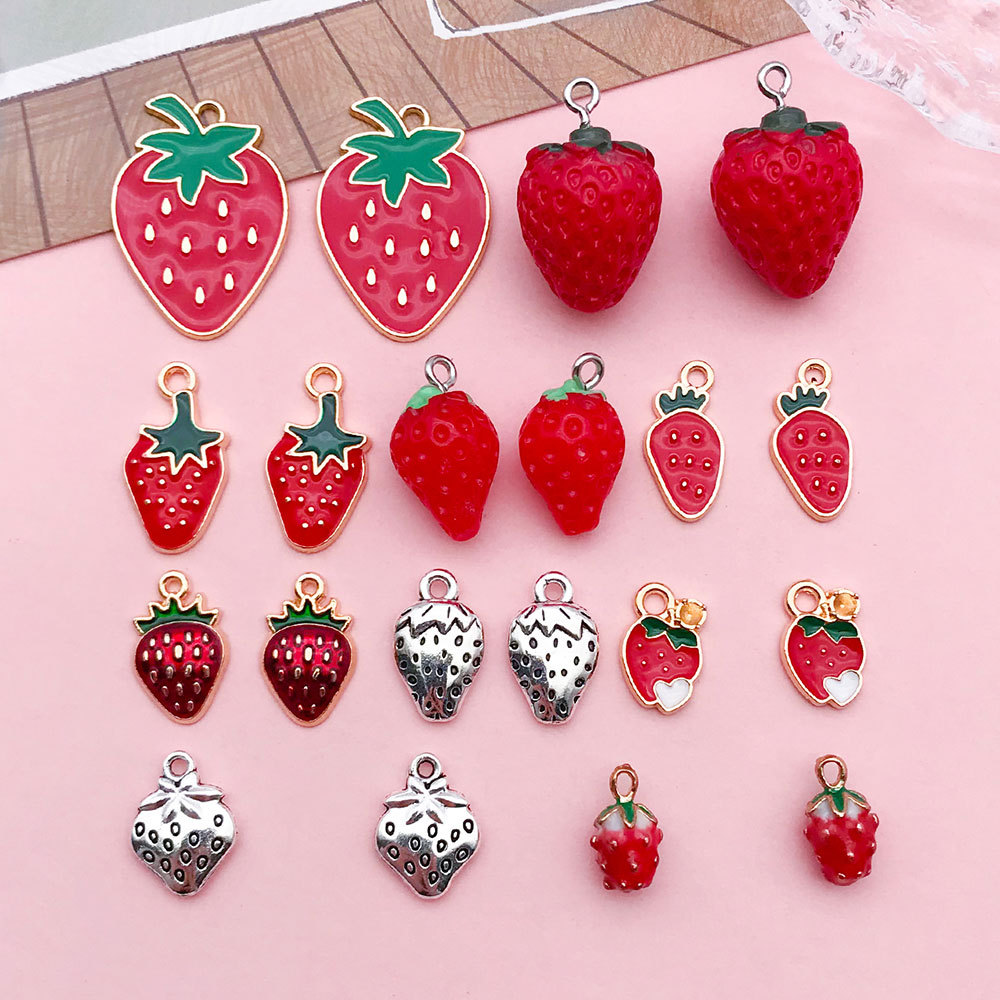Strawberry fruit DIY Korean jewelry accessories single hanging fruit series cute three-dimensional mini pendant bracelet pendant