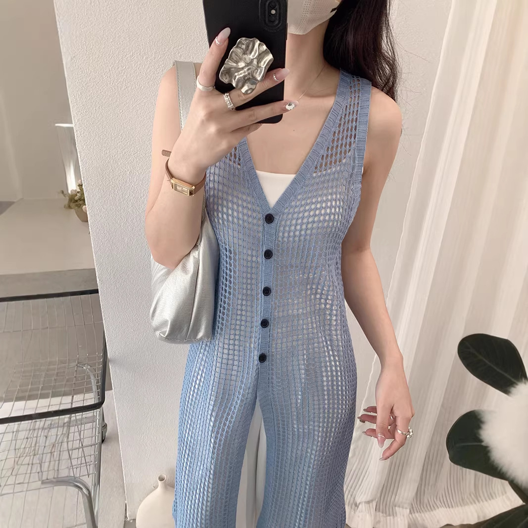 2026 Spring/Summer New Hollow Knit Outerwear Vest Dress for Women, Loose Fit, Slimming, Versatile Sleeveless Layered Vest Top