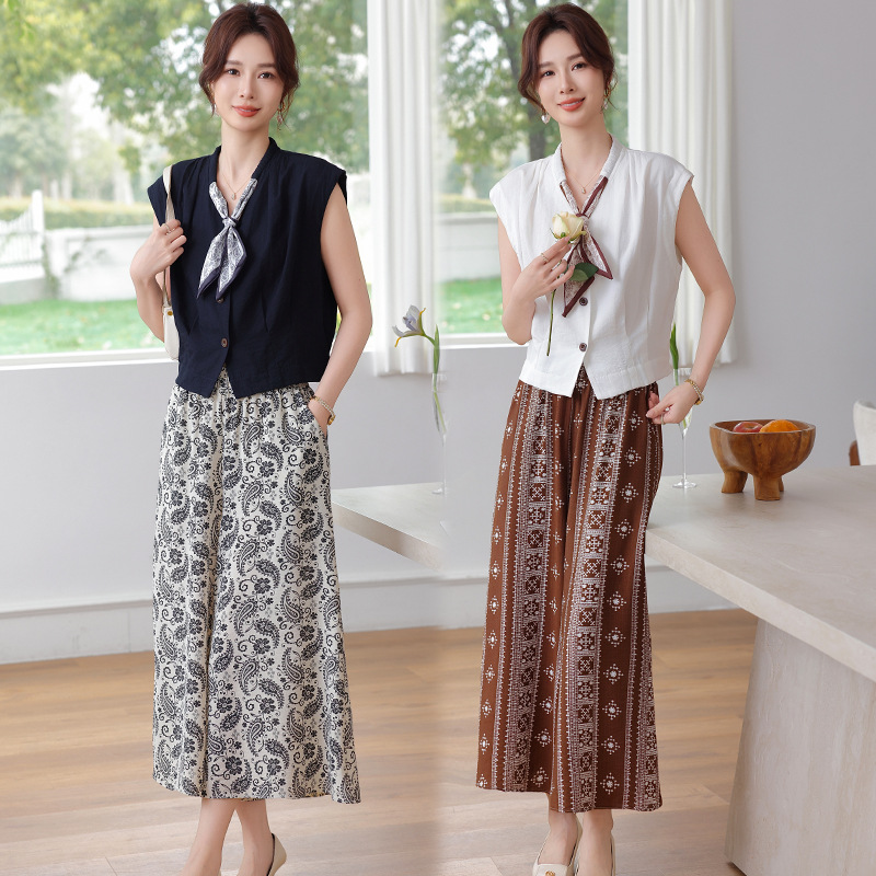Old Money Style Sleeveless Vest and Wide-Leg Pants Two-Piece Set for Women, 2026 Summer New Model, High-End Slimming Commuter Outfit
