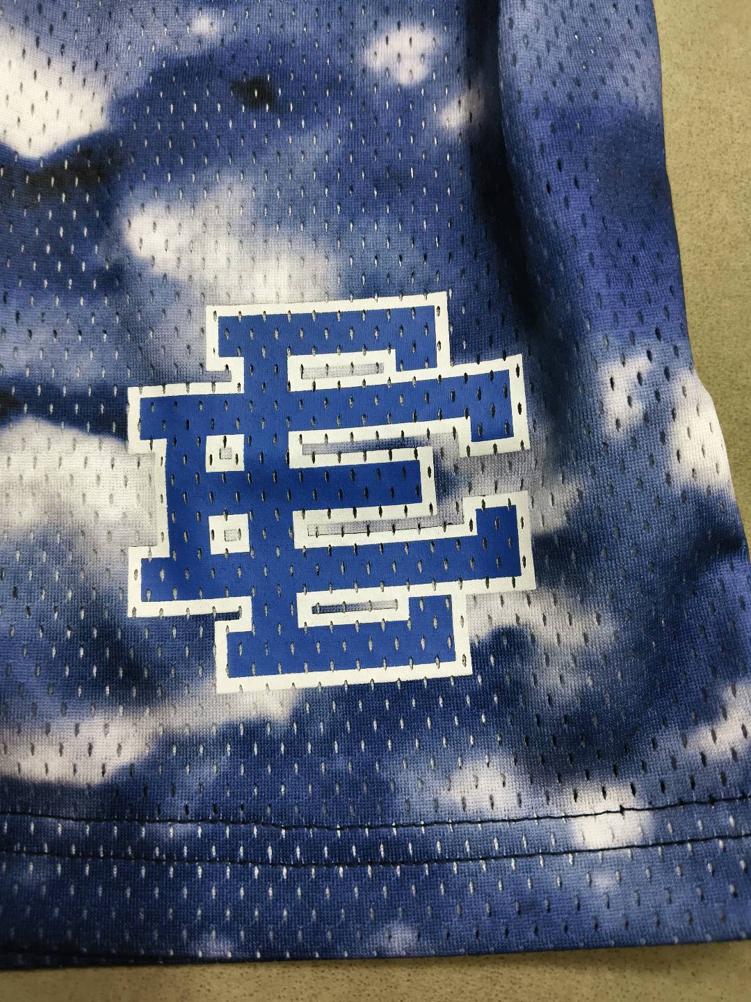 Eric Emanuel Basketball Shorts Blue Cloud Print — foto QC 3