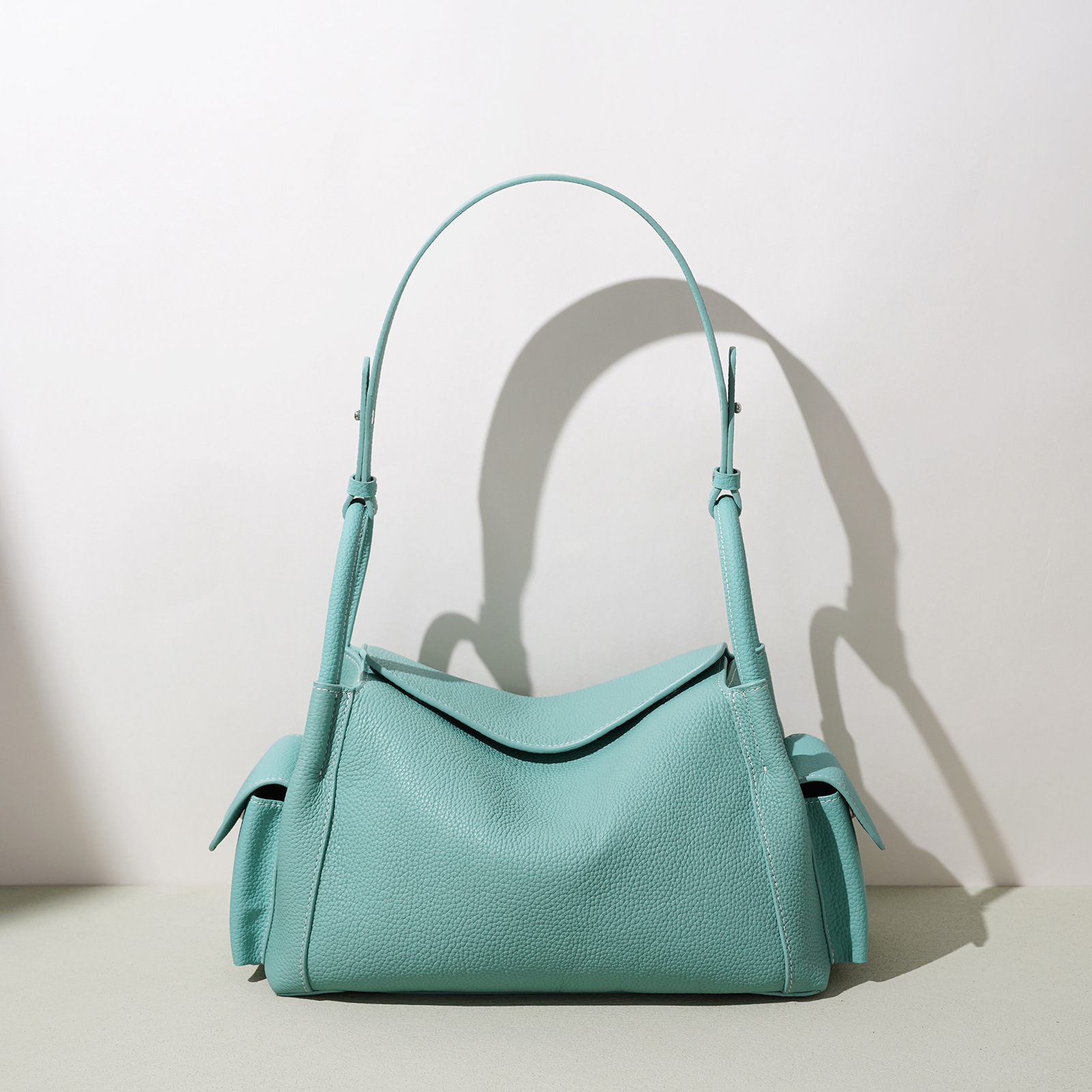 2026 New Fashion Underarm Bag, Genuine Leather, High-End Commuter Crossbody Bag, Korean Niche Design Shoulder Bag for Women