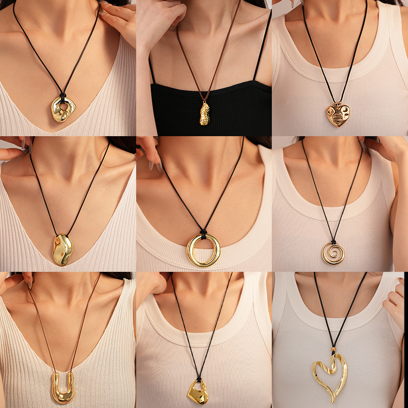 Simple metal style irregular geometric love sweater chain autumn and winter European and American personality long temperament high-grade necklace women