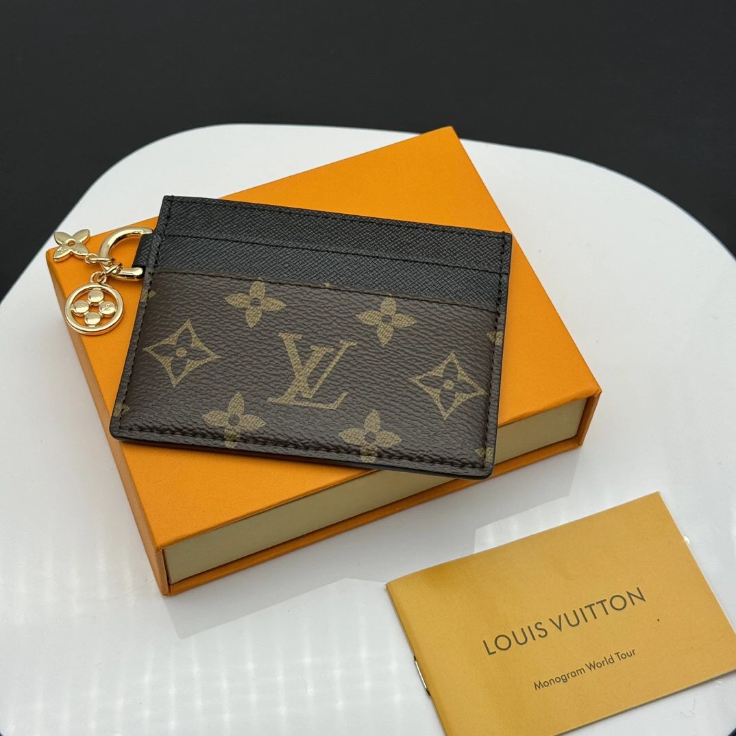 LOUIS VUITTON Monogram World Tour Card Holder