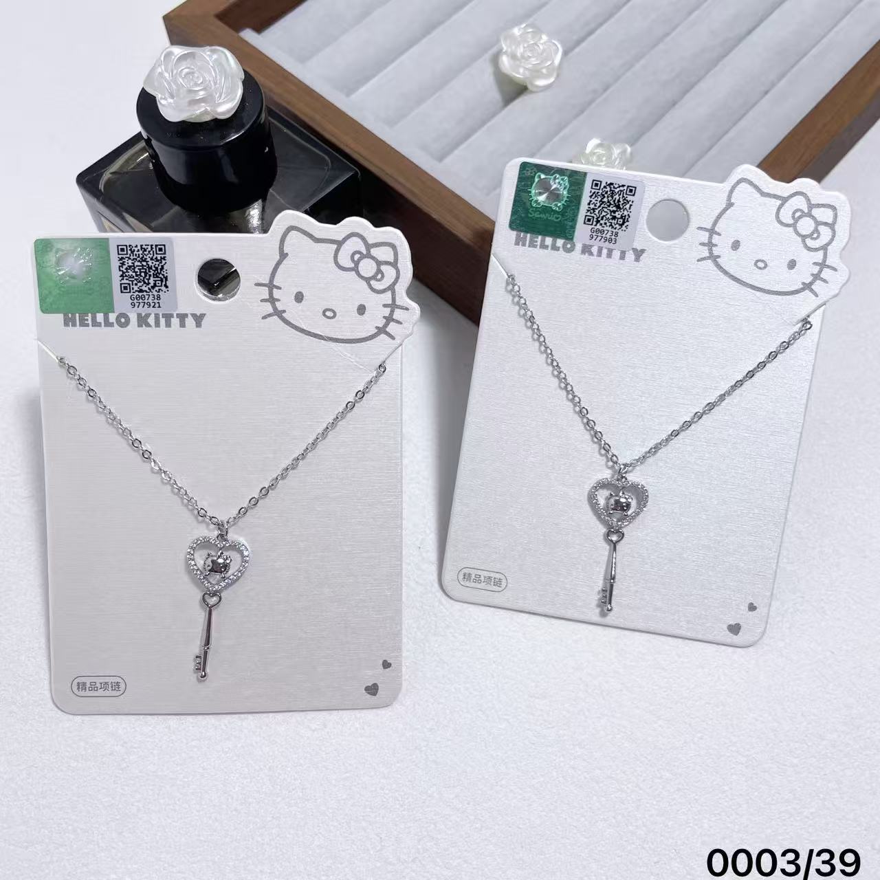 Authenticly Authorized Hello Kitty Exquisite and Fashionable Key-Style Cute Necklace 00003