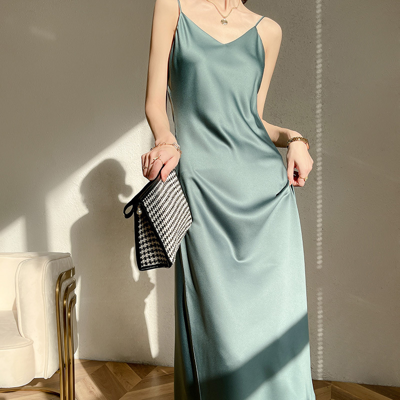 2024 Spring and Summer New Style French Acetate Satin Sexy Suspbottomer Dress for Women Mid-Length with Pure Color Bottoming Skirt