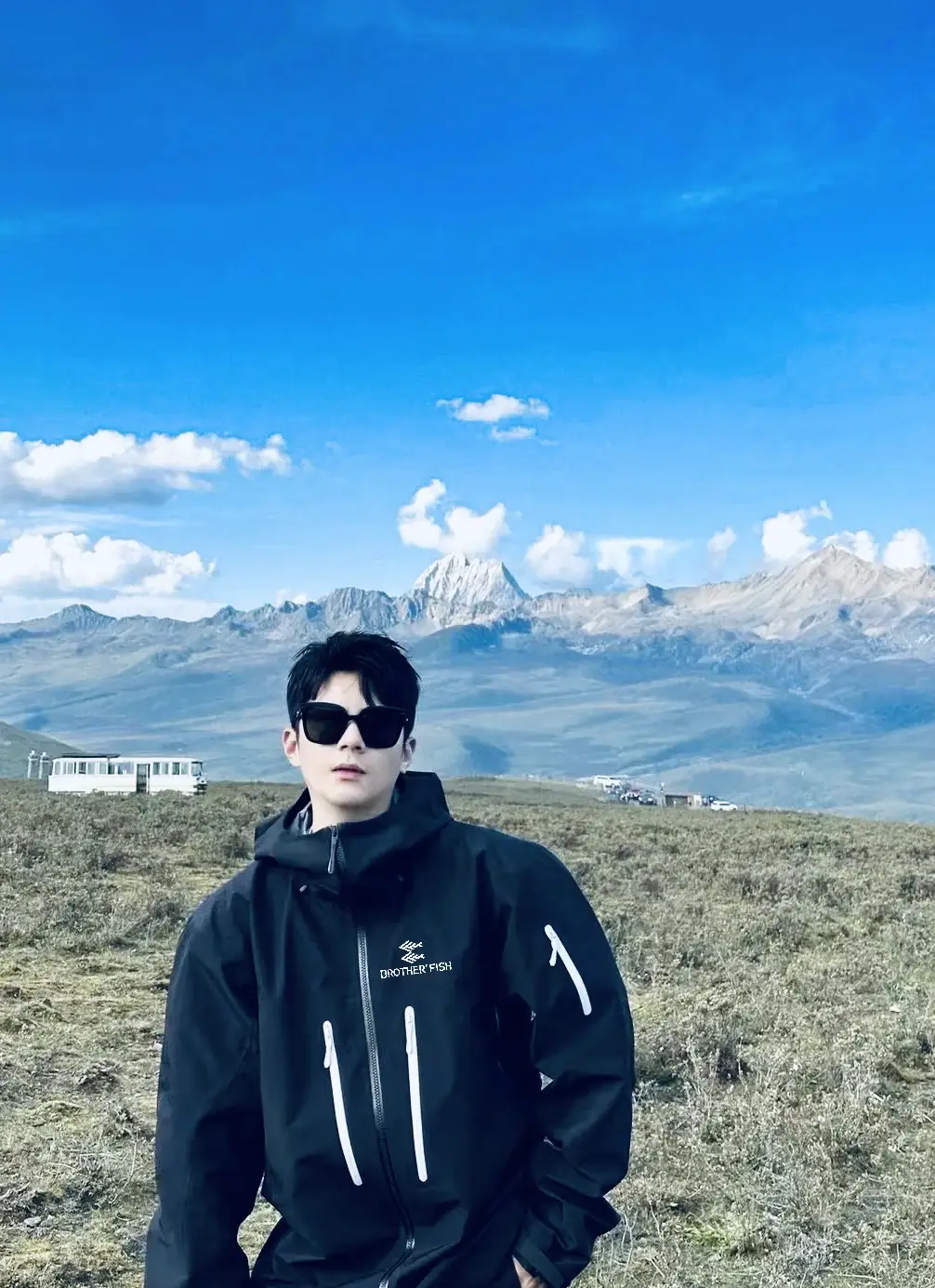Brother'Fish Xiaoyujia Couple Outdoor Windproof Waterproof Fashion Trendy Black and White Jacket for Men and Women