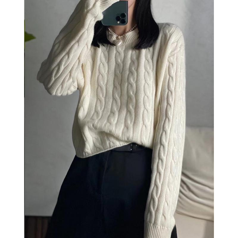 New soft glutinous thickened woolen sweater women's round neck pullover 100 twist loose knitted short cashmere autumn and winter