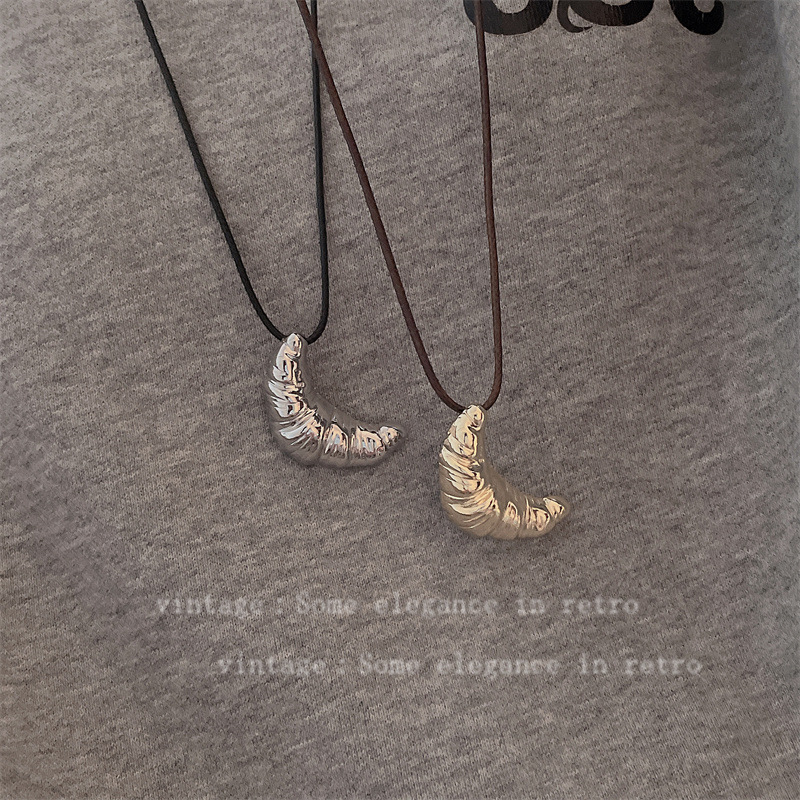 Korean Style Cow Horn Black Rope Sweater Chain Niche Simple Ins All-match Drawback Chain Light Luxury Long Sweater Chain