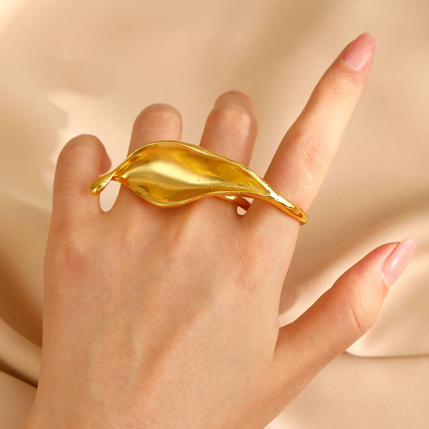 European and American Exaggerated Alloy Frosted Leaf Shape Opening Ring Retro High-grade Finger Ring Light Luxury New Finger Ring