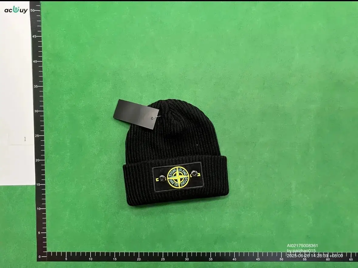 Stone Island Beanie Black