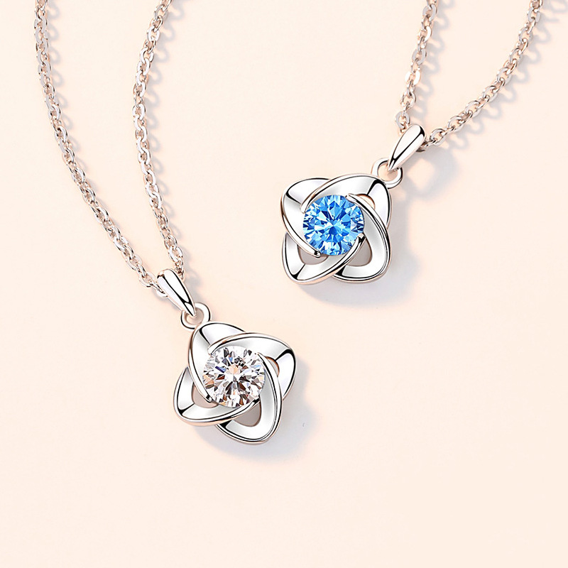 Blue Diamond Four-Leaf Clover Necklace for Women, Niche Light Luxury, Fresh Summer Clavicle Chain, Girly Jewelry, Pato Stone Pendant