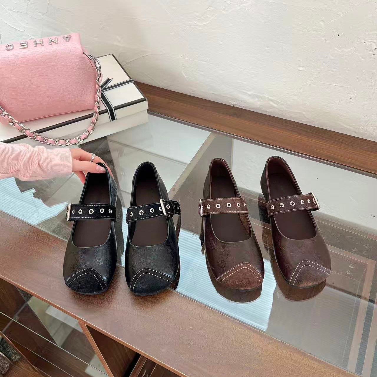 French-Style Niche Mary Jane Shoes for Women, 2026 New Spring Model, Pig Nose Toe, Single Strap, Flat Shallow Ballet Shoes
