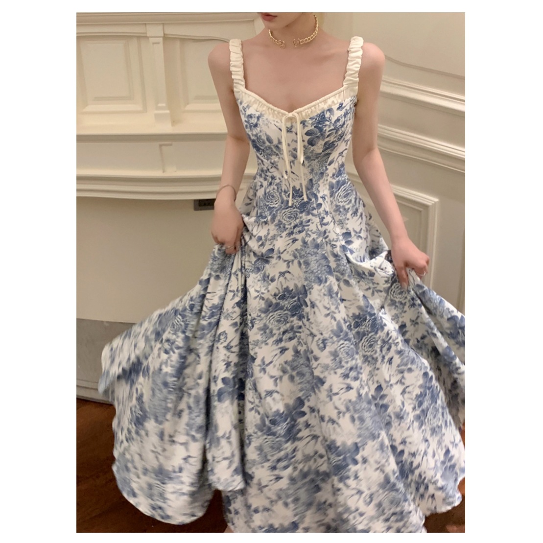 Spring 2025 New Floral Sling dress Women's Retro Elegant Dagging Large Swing Collar Mid-Length Dress Blue