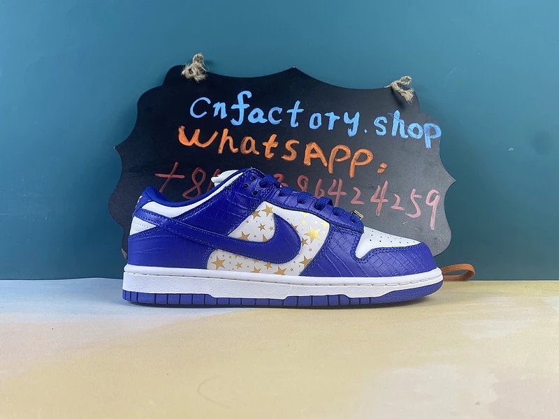 H40CN N1KE SB Dunk Low Supreme Stars Hyper Royal (2021)-DH3228-100