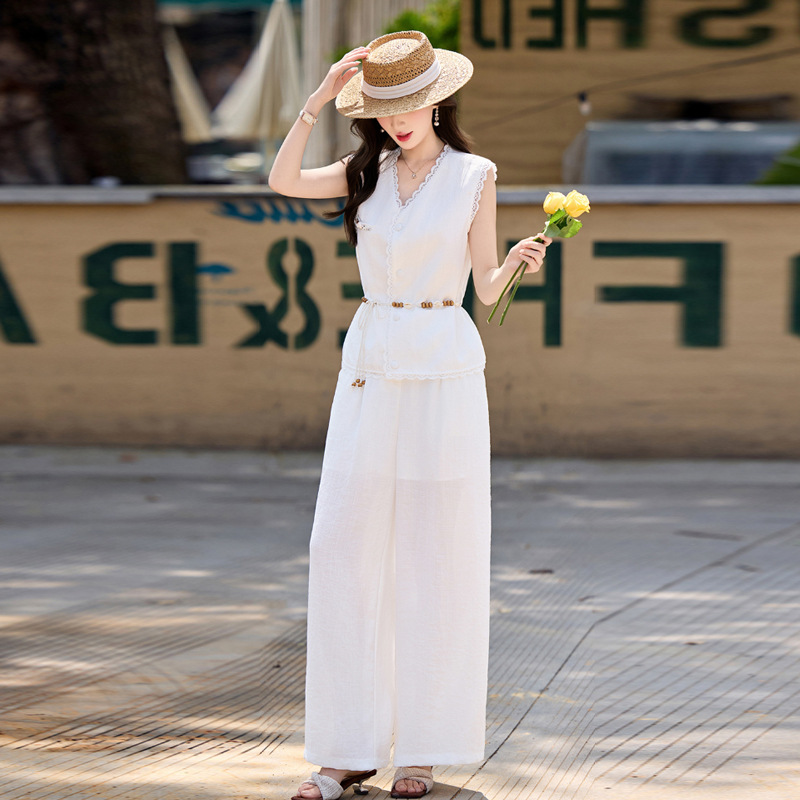 Old Money Style Sleeveless V-Neck Top and Wide-Leg Pants Two-Piece Set 2026 Summer New Design Elegant and Youthful Outfit