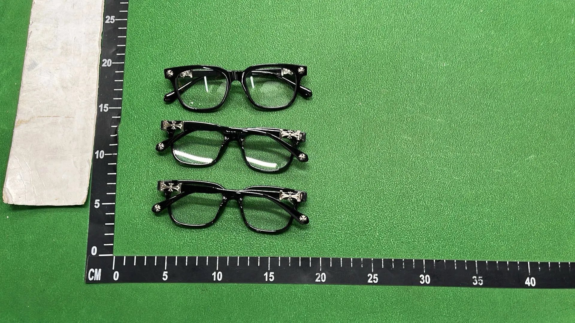 Sunglasses with case 定制款,不退货换