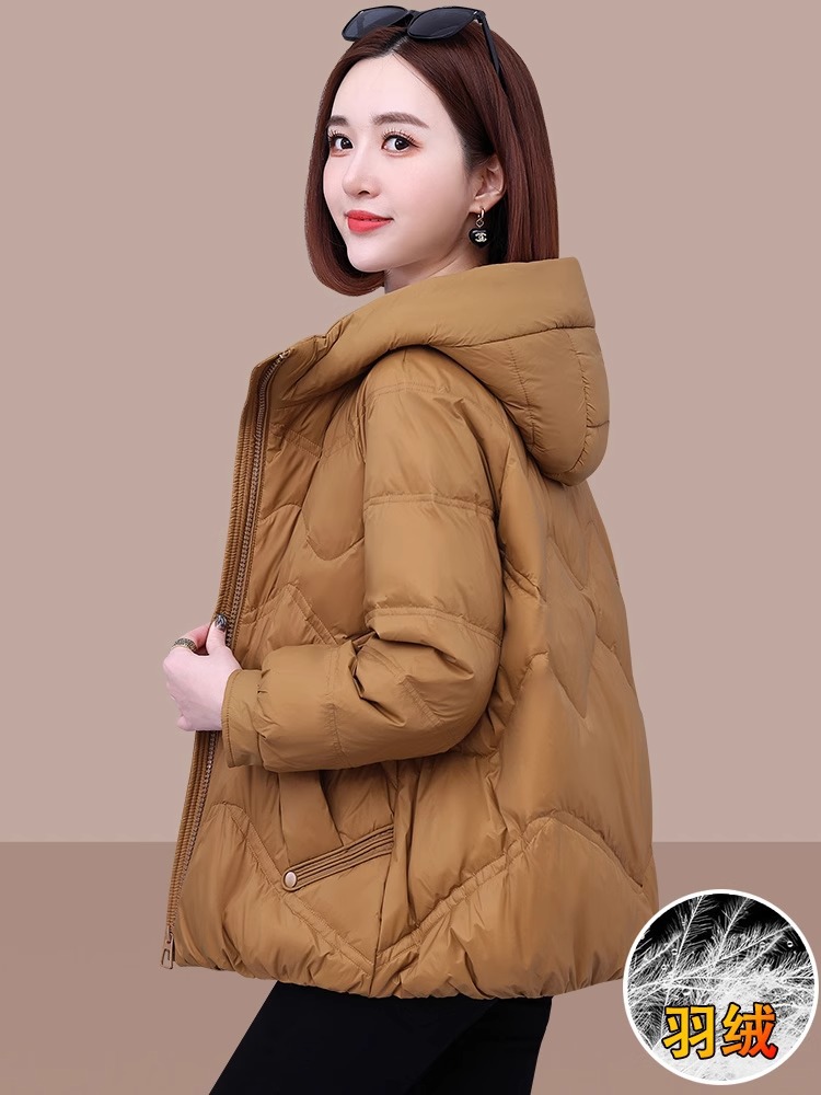 High-End Short White Duck down Jacket for Women, Winter 2025 New Style, Loose Hooded Thickened Warm Popular Coat