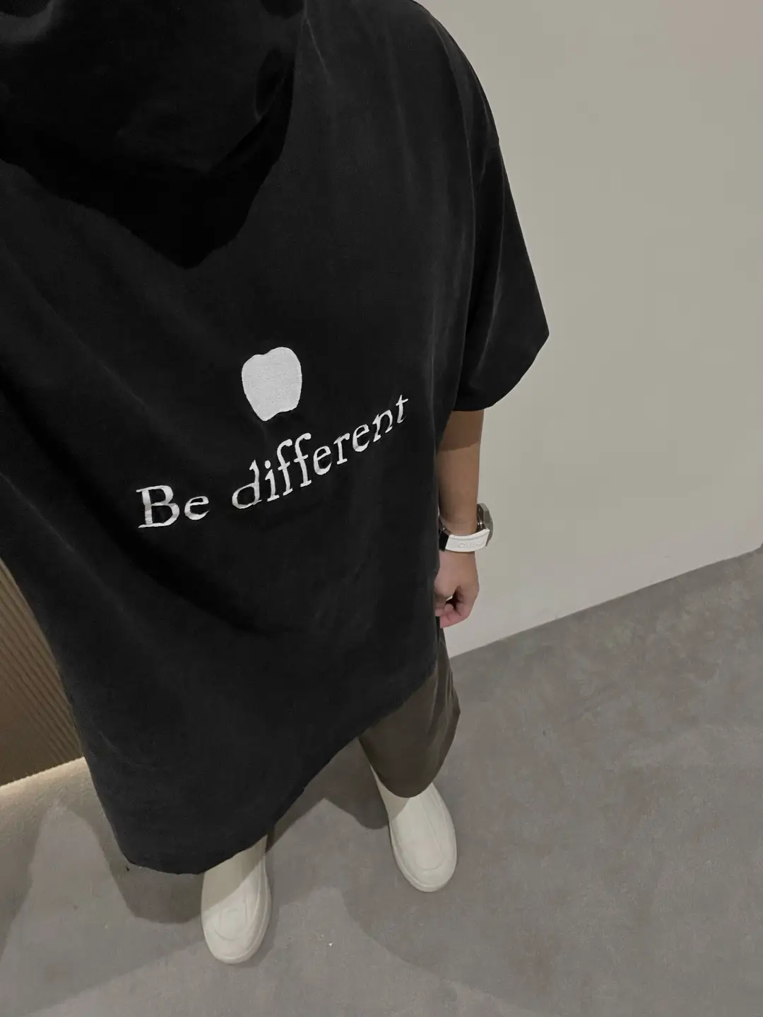 Be Different Apple Short Sleeve T-Shirt Distressed Washed Destroyed letter Half Sleeve Inakaya Fog