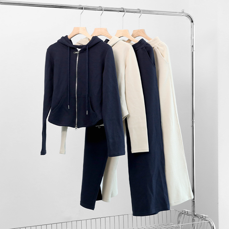 Women's Short Jacket, Slim-Fit, Hooded, Long-Sleeved, Paired with Sweatpants Set, Zip-Up Sweatshirt, Commuter Slim-Fit Style