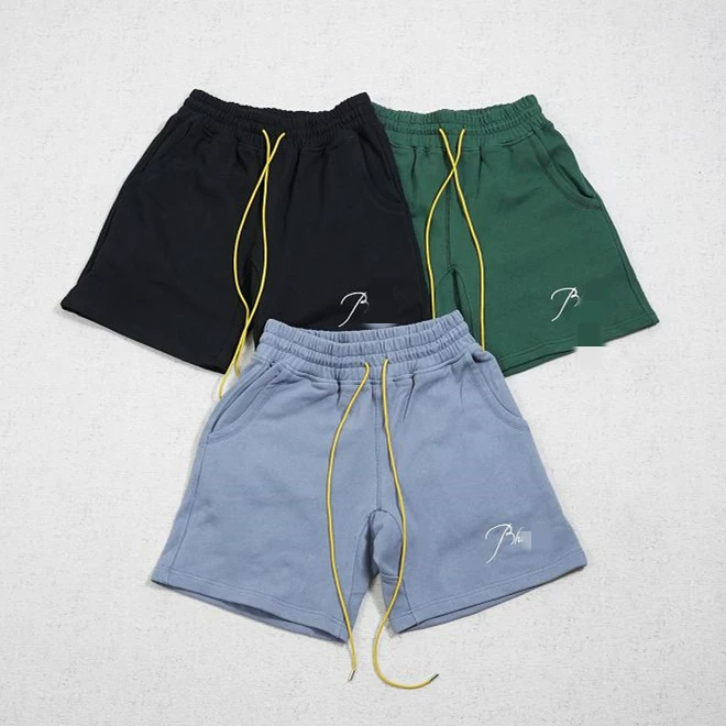 Rh Shorts with Cursive Embroidered Logo, Simple Yellow Belt