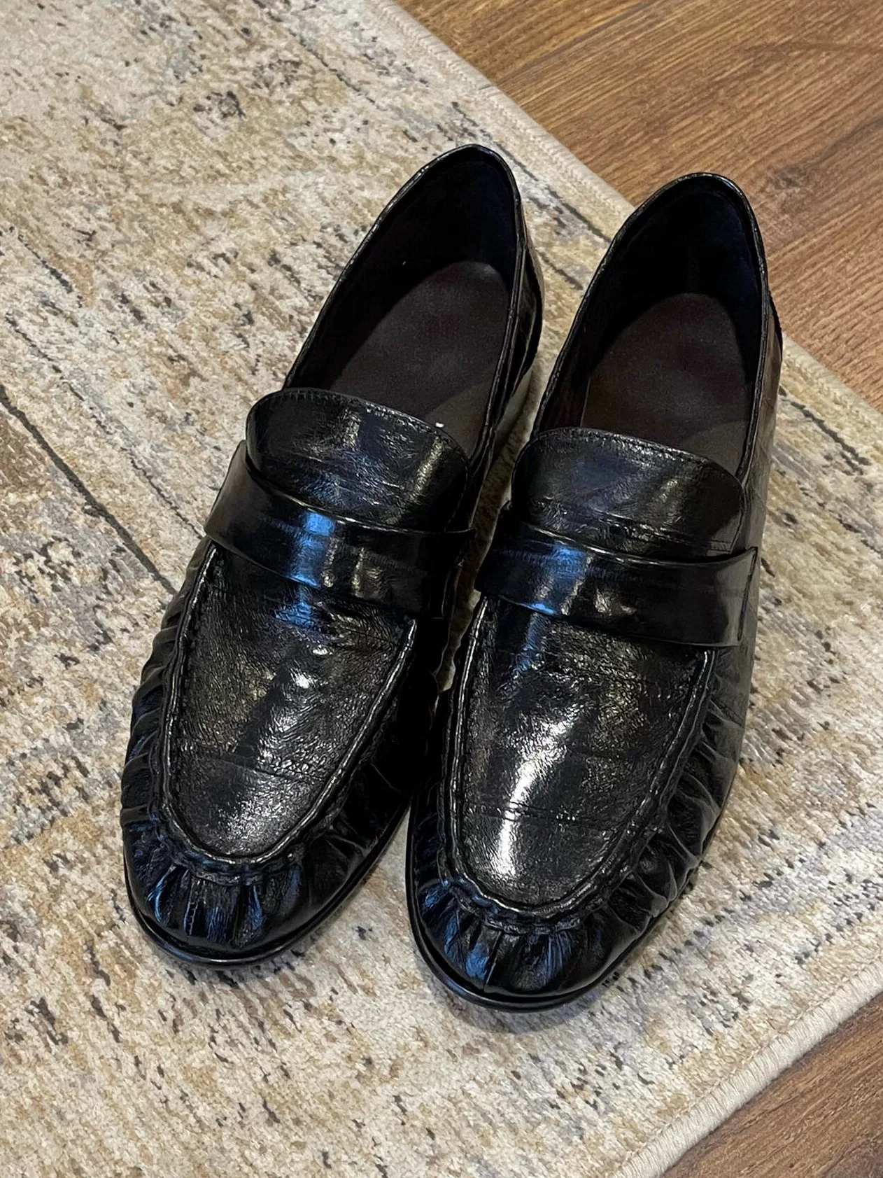 Dark Retro Pleated Eel Loafers for Men and Women, Slip-On Lazy Shoes, Genuine Leather Casual Shoes, Pointed-Toe Old Money Shoes