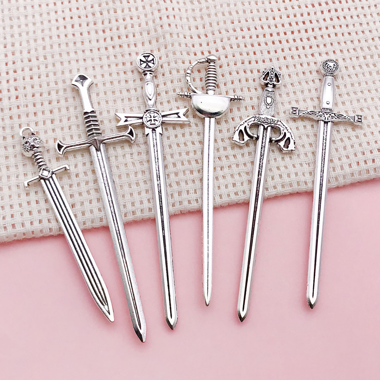 Amazon 6 Simulated Ancient Silver Sword Weapons Alloy Jewelry Accessories DIY Bookmark Pendant Pendant Material Package