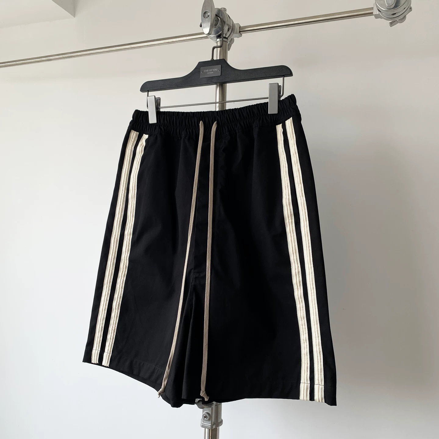ONEOFYOU Dark Designer Shorts Men's RO Style Double Bar Ribbon Loose Wide Leg Low Crotch Pants