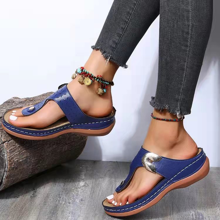 2023 spring and summer new foreign trade plus size slippers Women's European and American fashion wedge flip flops outdoor beach slippers women