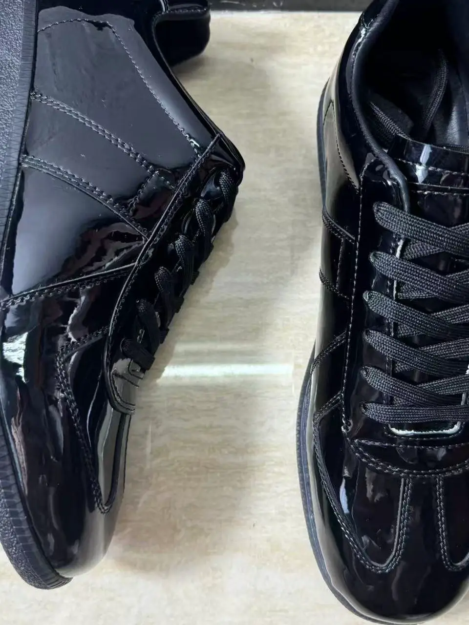 Export Men's Patent Leather Training Shoes Minimalist Fashion Sports Sneakers Driving Shoes Business Plus size Casual Shoes