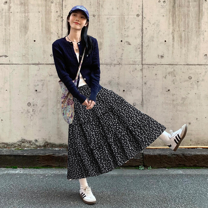 Black Loose-Fitting Floral Skirt, Slimming Skirt for Women, Summer Hot Item, 2026 New Style, High-End Long Skirt